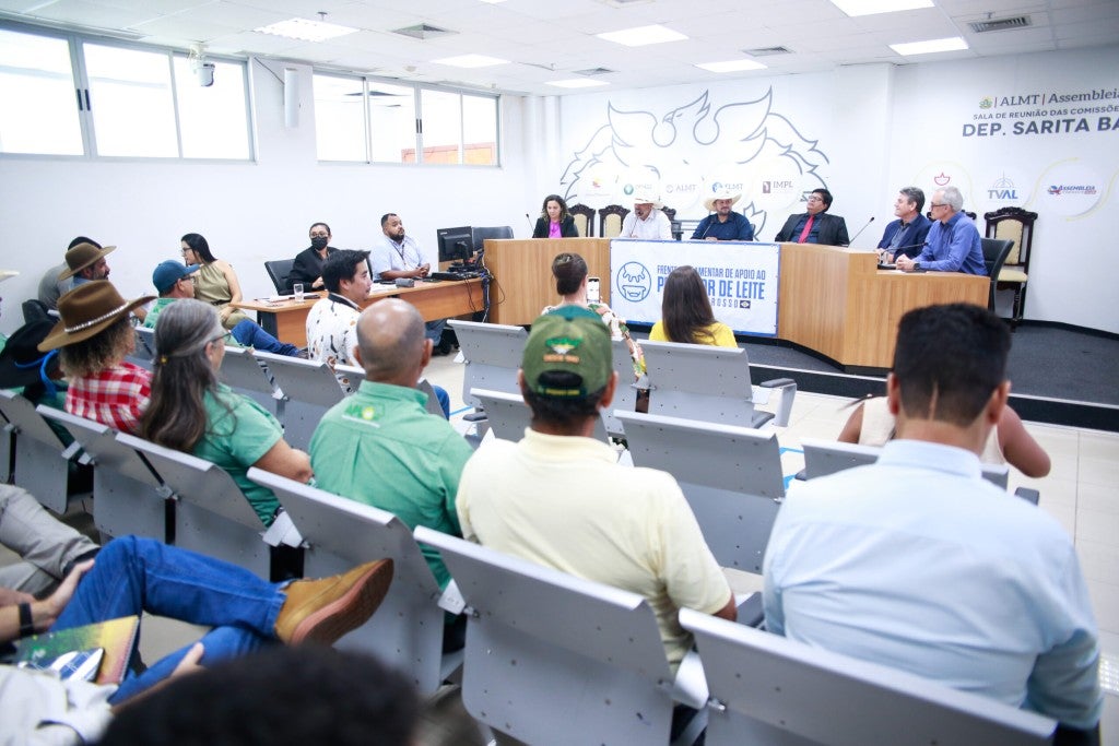 Frente parlamentar busca cumprimento de regras para discriminação de similares de produtos lácteos feitos com queijo e leite