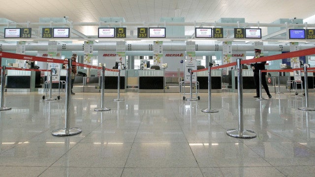 Aeroporto de Barcelona ativa alerta após vazamento de material radioativo