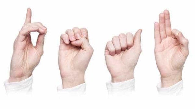 Pesquisadora surda defende tese de doutorado em libras na UFRJ