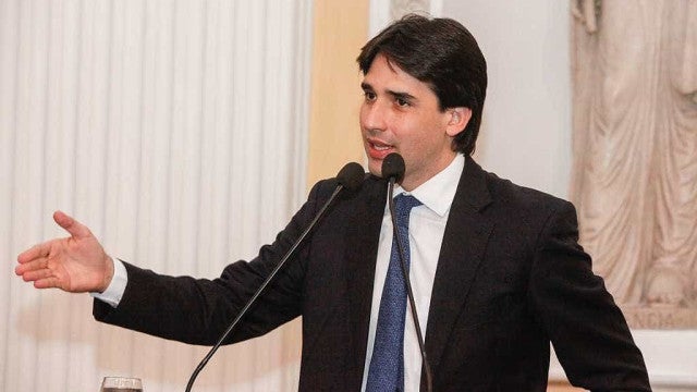 Costa Filho diz que passagens a R$ 200 no Voa Brasil não atenderão a todos