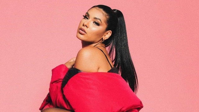 Após confusões, Pocah termina bloco mais cedo