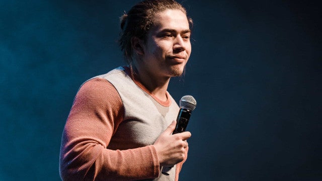 Whindersson anuncia retorno aos palcos após pausa na carreira de comediante