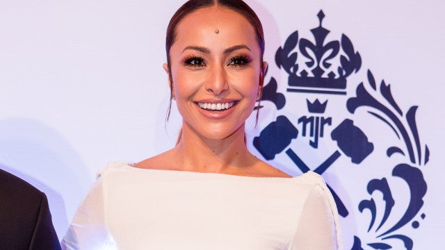 ‘Não dá tempo de beijar na boca, é difícil’, diz Sabrina Sato