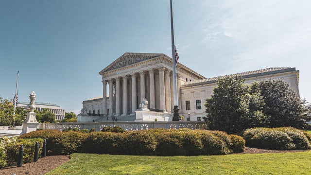 Suprema Corte dos EUA questiona leis que restringem moderação de conteúdo nas redes sociais