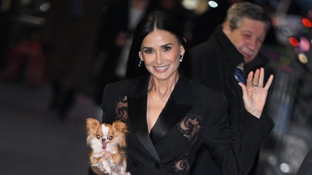 Aos 61 anos, Demi Moore surge arrasadora com vestido curto