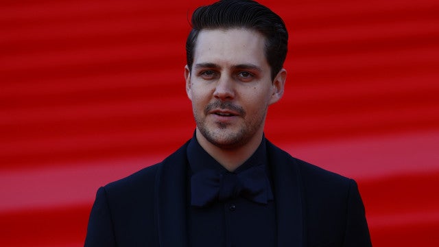 Ator de ‘The White Lotus’ é demitido após ser acusado de apoiar Rússia na guerra