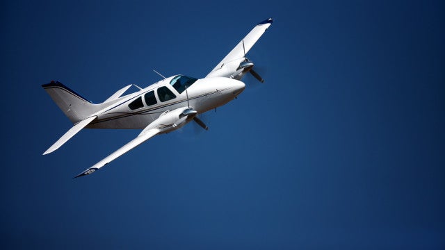 Avião aterrissa em segurança após perder porta durante voo nos EUA