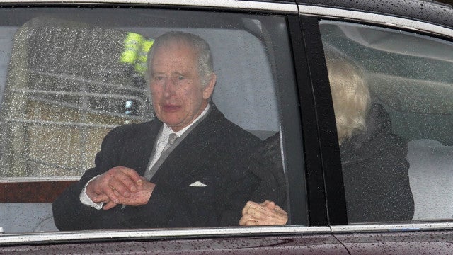 Rei Chalres III regressa a Londres com Camilla para continuar tratamento