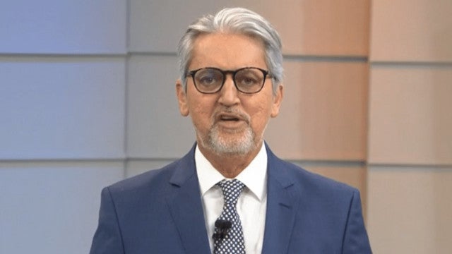 Jornalistas da GloboNews quebram protocolo e fazem programas fantasiados no Carnaval