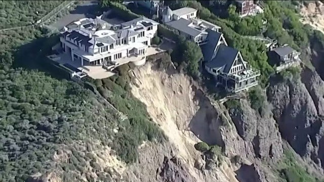 Mansões ficam à beira do precipício na Califórnia após deslizamento de terra