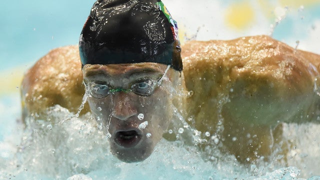 Matheus Gonche está na semifinal dos 100 metros broboleta do Mundial de Doha