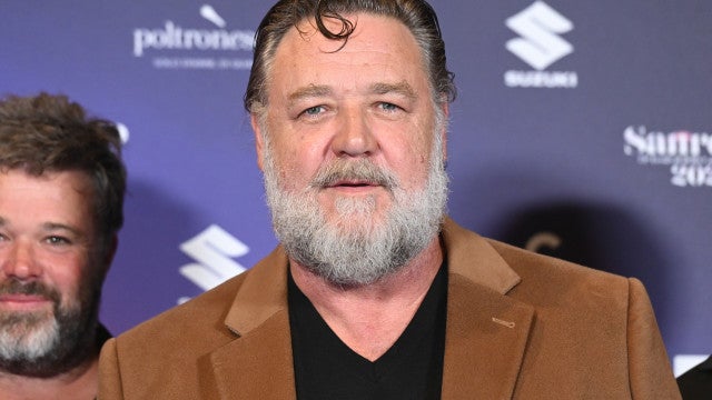 Russell Crowe surge irreconhecível após cinco anos sem ir ao barbeiro