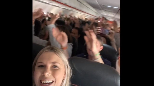 Passageiros se unem e cantam músicas de Taylor Swift durante voo; veja