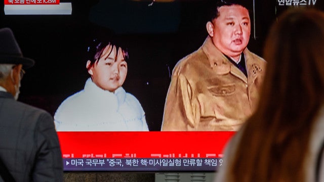 Kim Jon-Un ‘esconde’ filho por ser " muito magro e pálido"