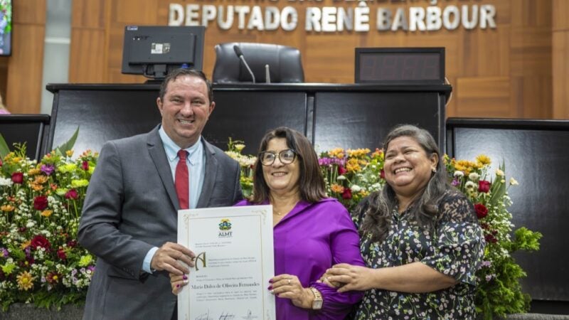 ALMT realiza sessão especial para entrega de 26 títulos e moções