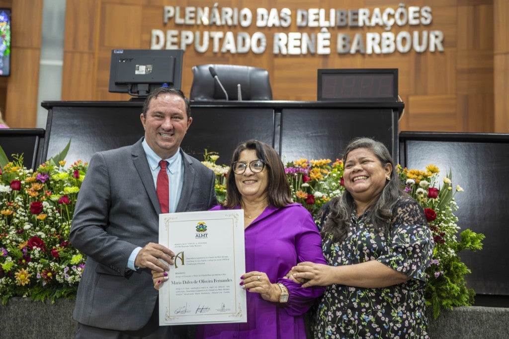 ALMT realiza sessão especial para entrega de 26 títulos e moções