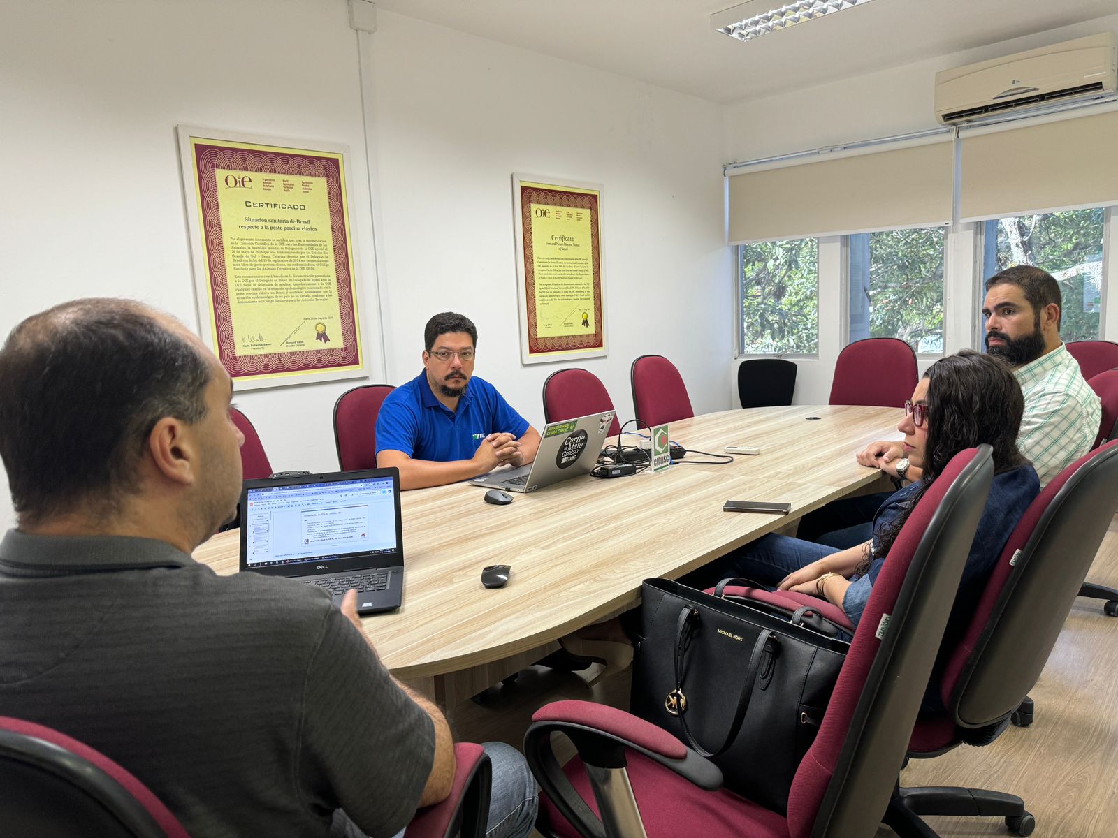 Imac troca experiências sobre rastreabilidade bovina com instituições de Santa Catarina