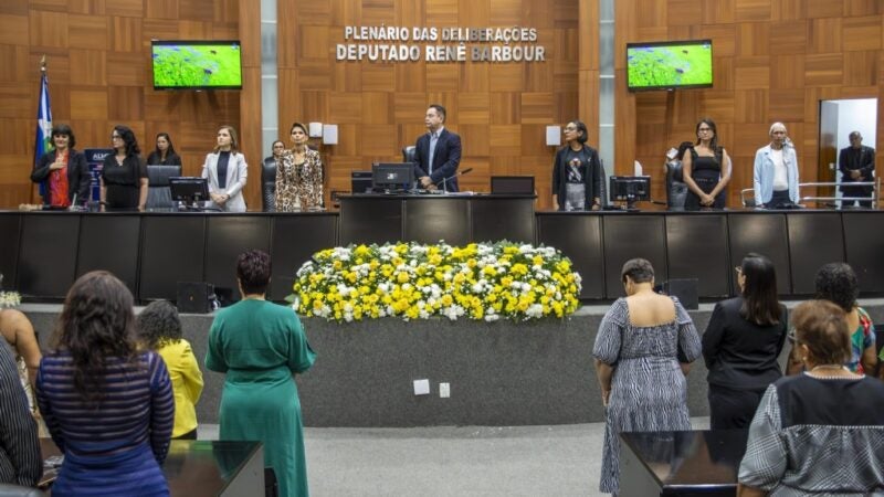 Sessão especial homenageou mulheres da Associação de Apoio Aos Pacientes Oncológicos de Cuiabá na noite dessa terça (19)