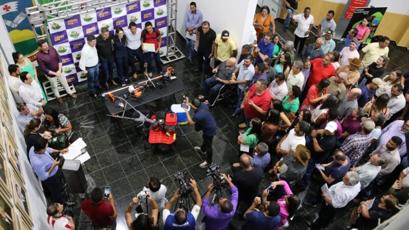 Associações de pequenos produtores de 38 cidades recebem kits agrícolas