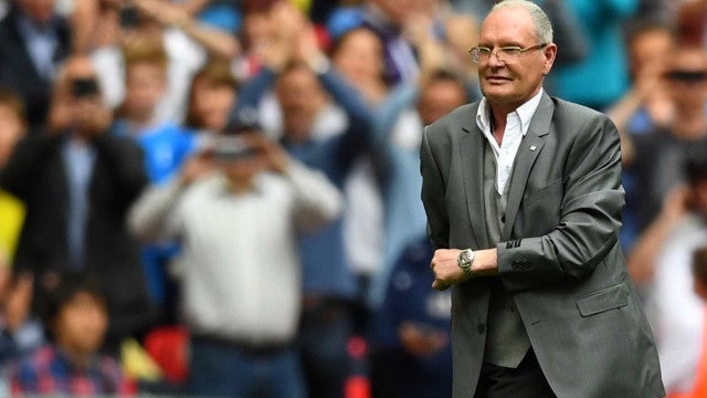 Ex-craque inglês perde casa e luta contra alcoolismo