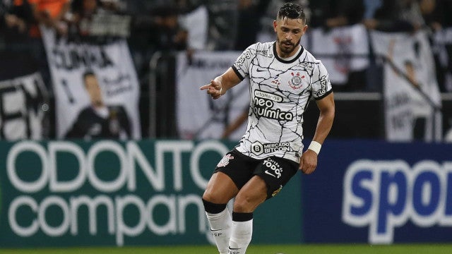 Giuliano vai à Justiça para cobrar R$ 1,8 milhão do Corinthians em direitos de imagem