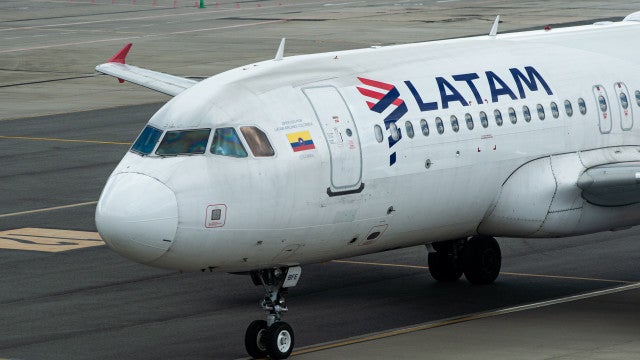 Esbarrão em botão do piloto pode ter causado incidente com voo da Latam.