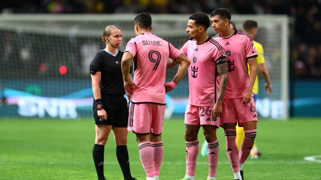 Com Messi no camarote, Suárez balança a rede, mas Inter Miami só empata pela MLS