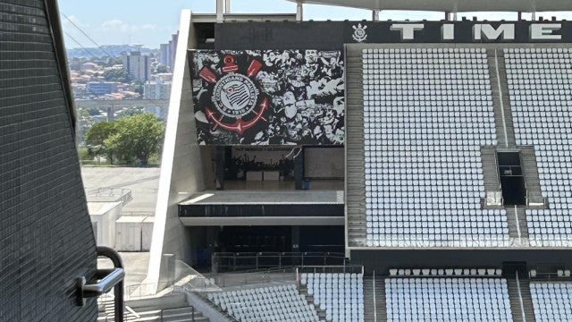 Corinthians reforça a defesa e anuncia a contratação por empréstimo do zagueiro Cacá