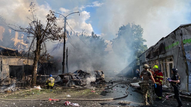 Rússia e Ucrânia abrem semana eleitoral com ataques de drones