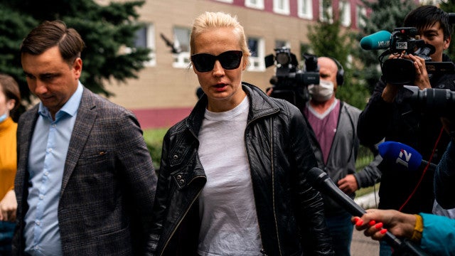 Impedida de ir ao velório, viúva de Navalni faz homenagem nas redes sociais