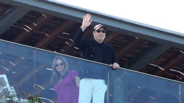 John Travolta está hospedado em Ipanema e visita pontos turísticos do RJ