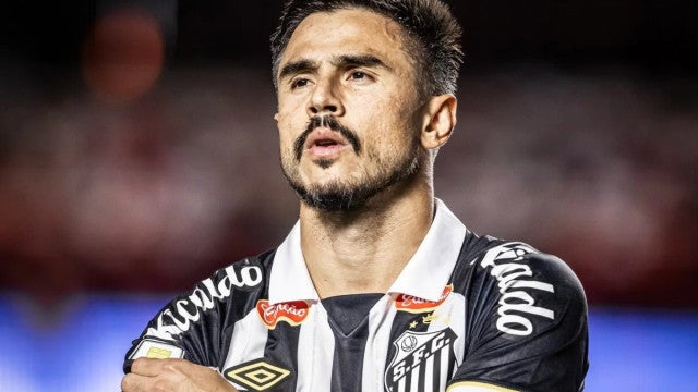 Santos corta Willian Bigode do Paulistão por causa de lesão muscular