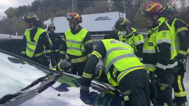 Choque em cadeia com 30 carros deixa 18 feridos em Madrid