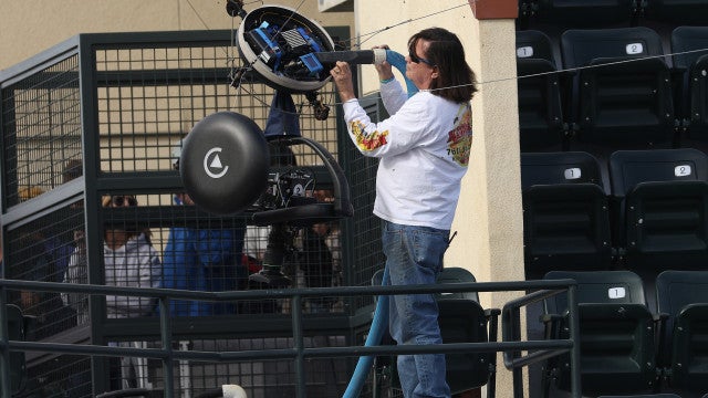 Enxame de abelhas interrompe partida de tênis em Indian Wells; veja