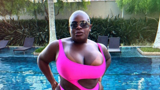 Jojo Todynho ostenta boa forma em biquíni neon e celebra 47Kg eliminados