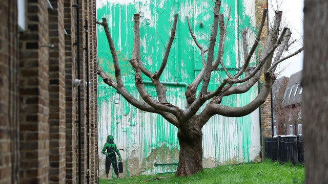 Banksy confirma autoria de novo mural no norte de Londres; veja