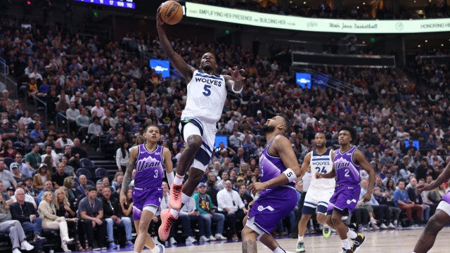 Anthony Edwards ‘levanta’ ginásio com enterrada e lidera vitória do Minnesota Timberwolves