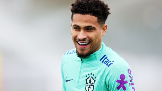 Manchester United está disposto a pagar R$ 216 milhões por volante da seleção, diz jornal