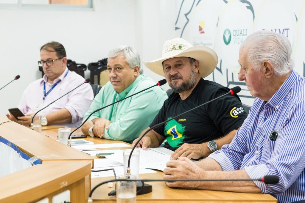 Frente Parlamentar do Leite discute melhoramento genético