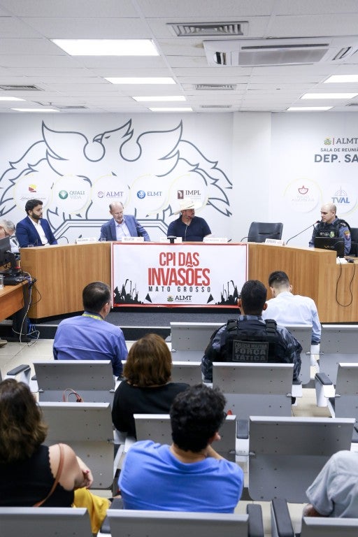 CPI das Invasões recebe policiais que atuaram em prisão de invasor suspeito de tráfico de drogas