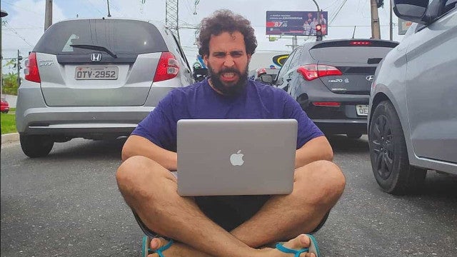 Murilo Couto deixa SBT e sai do The Noite com Danilo Gentili