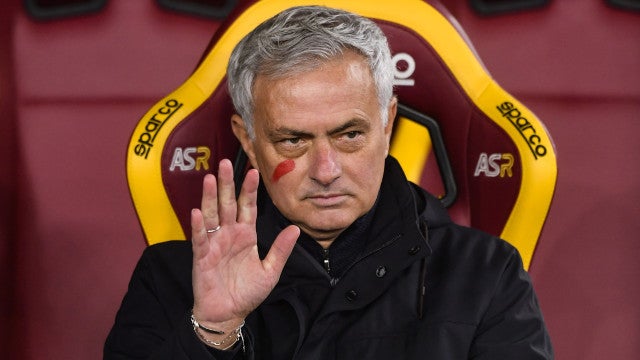 "Mourinho está totalmente acabado. Não pode treinar mais", diz ex-jogador