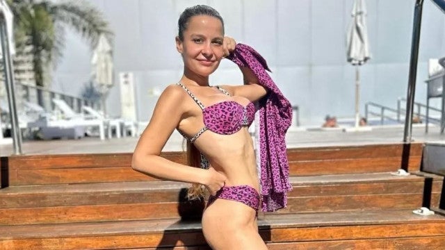 Maiara publica foto de biquíni e é elogiada: ‘Barbie no chinelo’