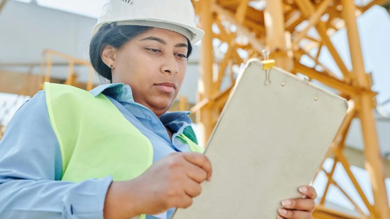 Construção Civil e Habitação Popular: Desafios e Soluções para um Mundo em Transformação