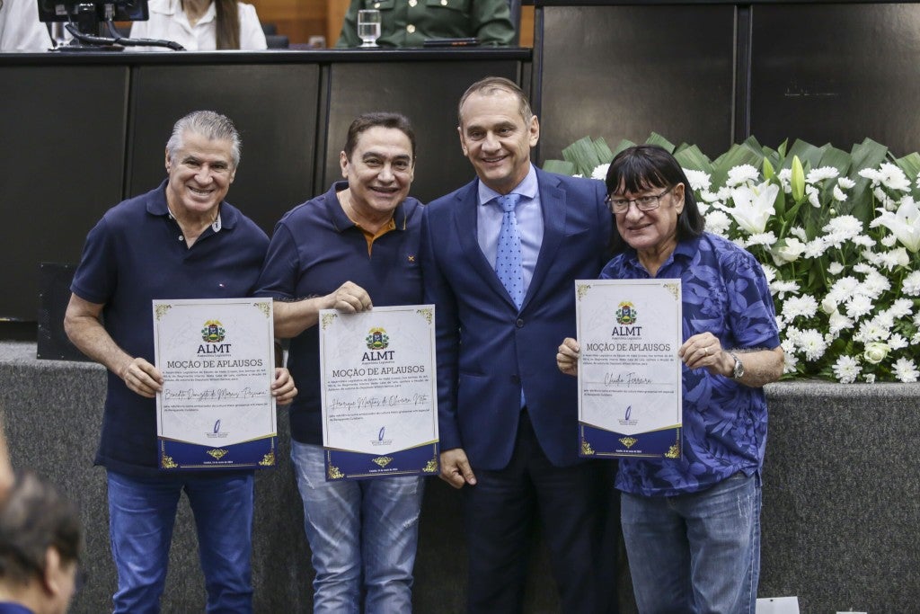 Personalidades são homenageadas em sessão especial no Parlamento