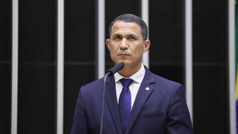 Depois de convocação de Coronel Assis e Kim Kataguiri, ministério volta atrás e divulga dados sobre fuga