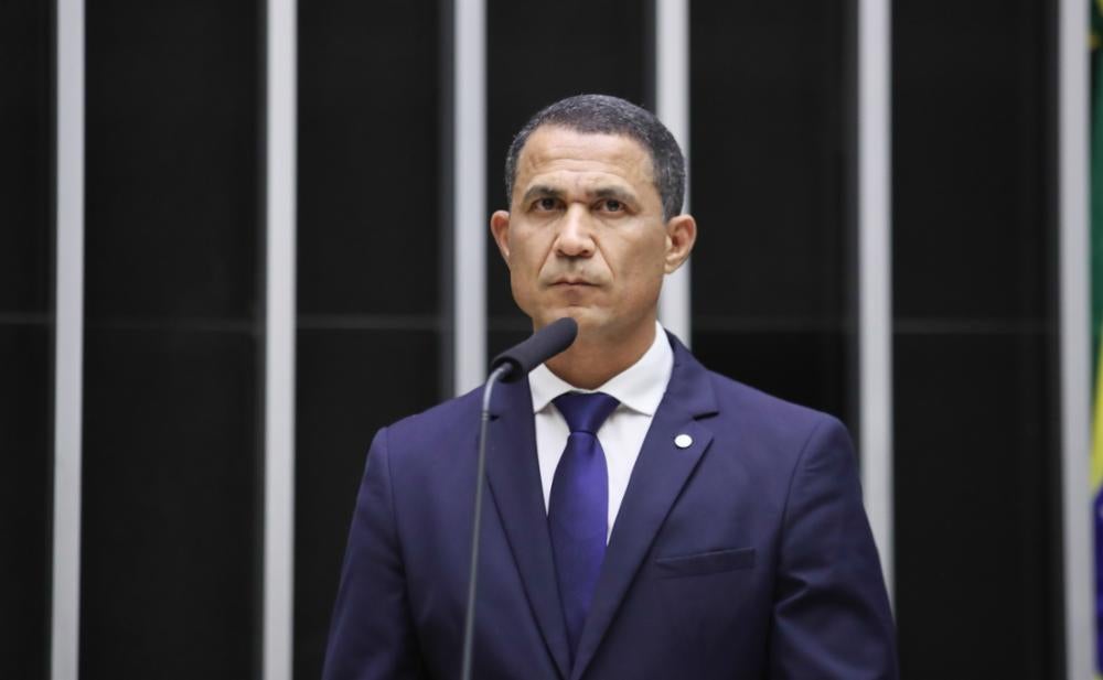 Depois de convocação de Coronel Assis e Kim Kataguiri, ministério volta atrás e divulga dados sobre fuga