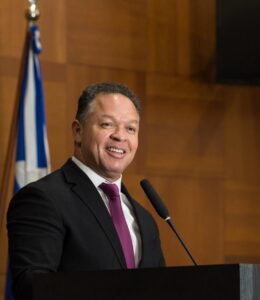 Vitória dos pequenos comerciantes, diz Cláudio Ferreira sobre veto a projeto que previa nova obrigação