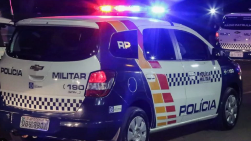 Menor é apreendido após desobedecer e desacatar policiais durante abordagem