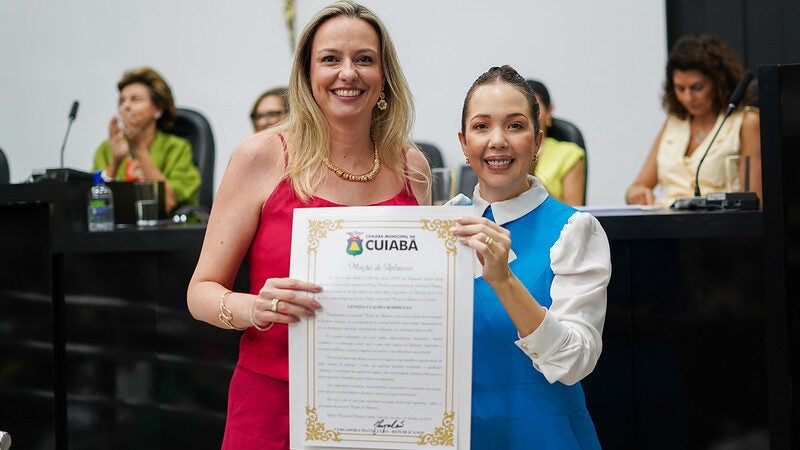 Empresária recebe homenagem por empreender e capacitar mulheres